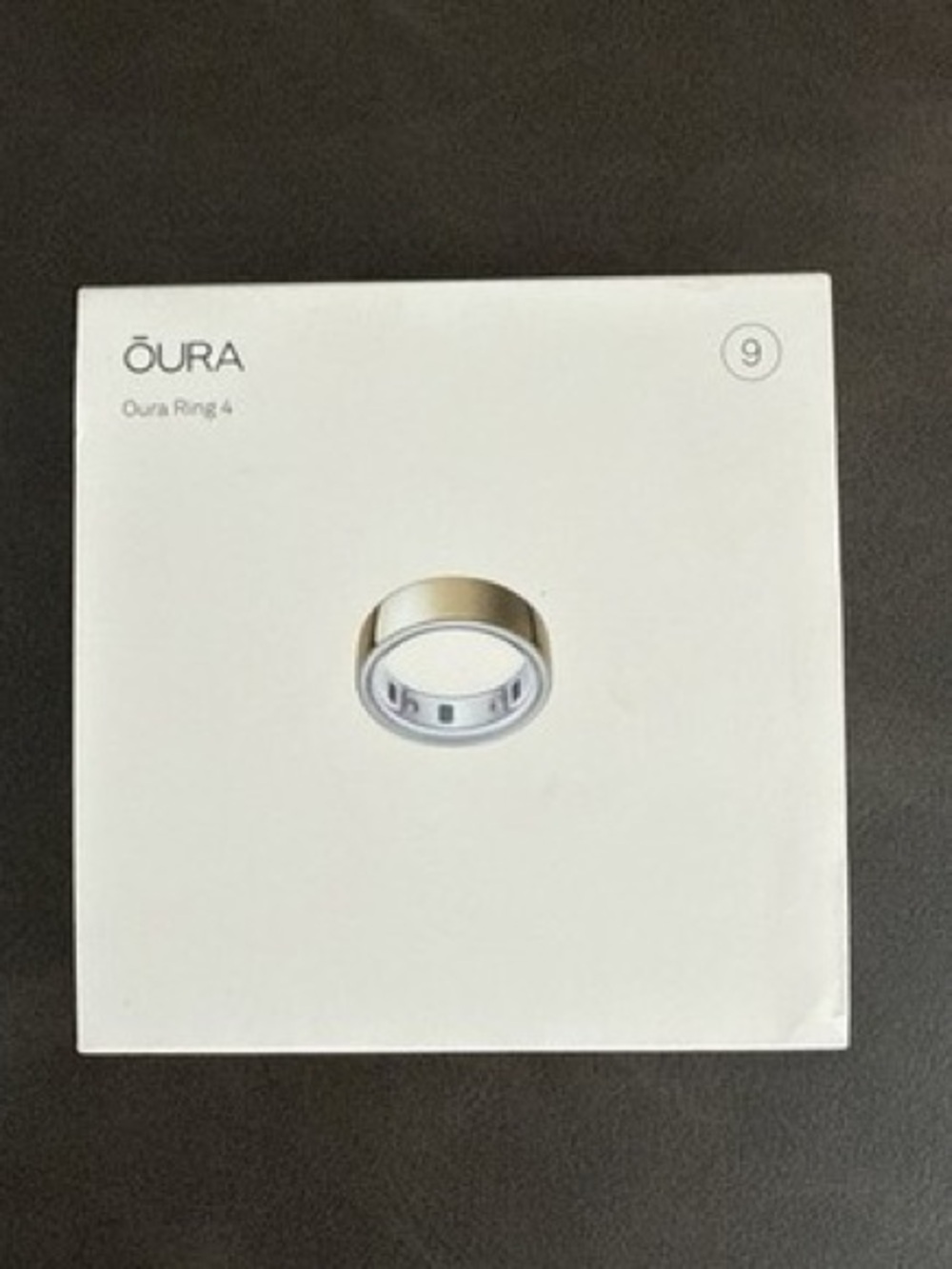 Oura Ring 4 Box - Gold and White